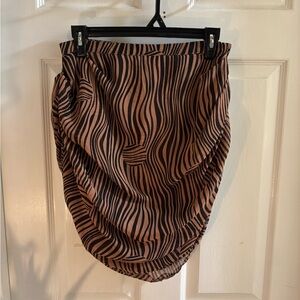 Women’s H&M Asymmetrical Skirt in Black and Brown Stripes, Size 8